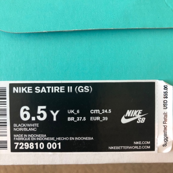NIKE SATIRE II SHOES, YOUTH SIZE 6.5, LIKE NEW IN BOX - Picture 4 of 4